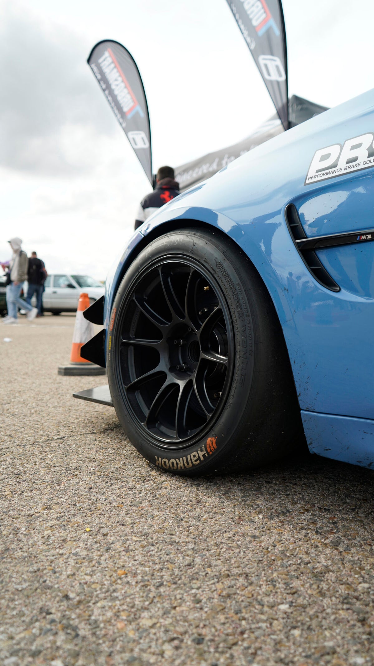 RacingDivision VR5 M-SPEC 18 Zoll